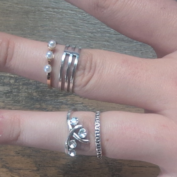 Silver And Gold Rings - Picture 3 of 4